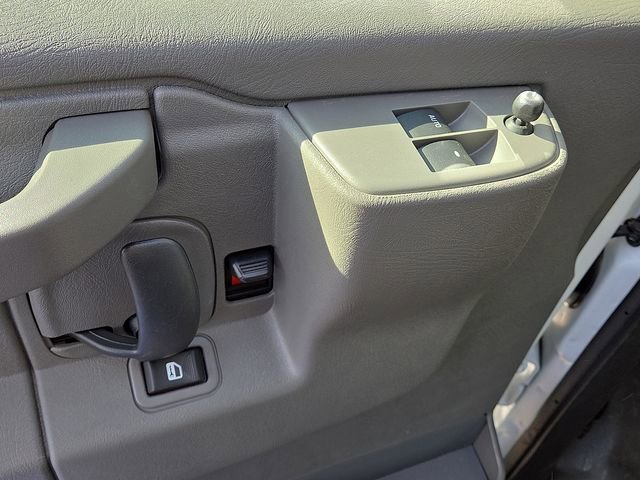 2025 Chevrolet Express Cargo Work Van - Photo 8
