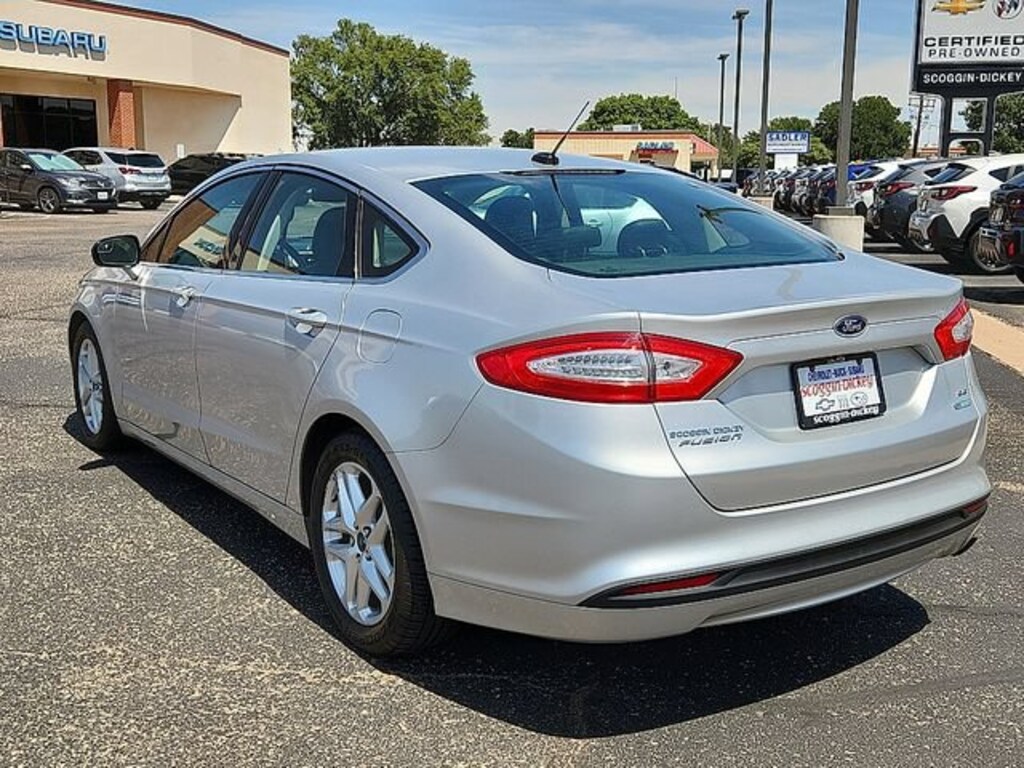 Used 2016 Ford Fusion SE Sedan