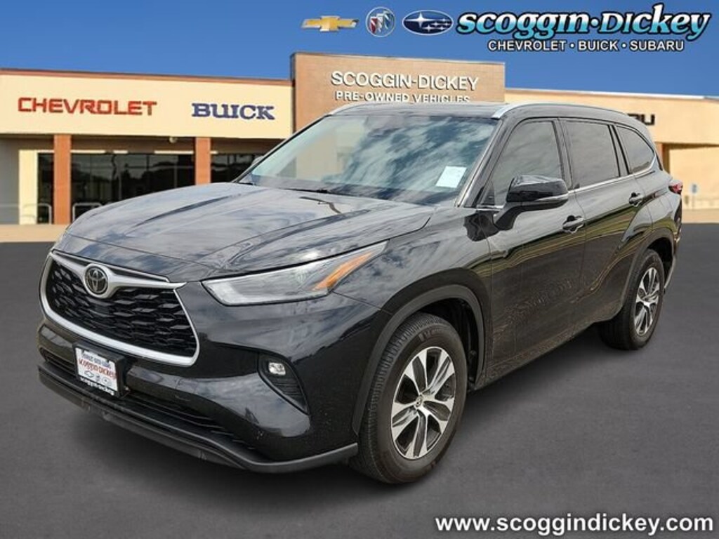 Used 2021 Toyota Highlander XLE SUV