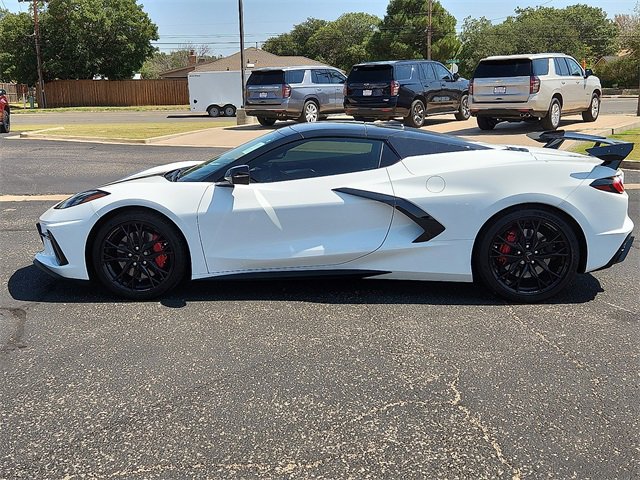 2023 Chevrolet Corvette Stingray 2LT photo 2