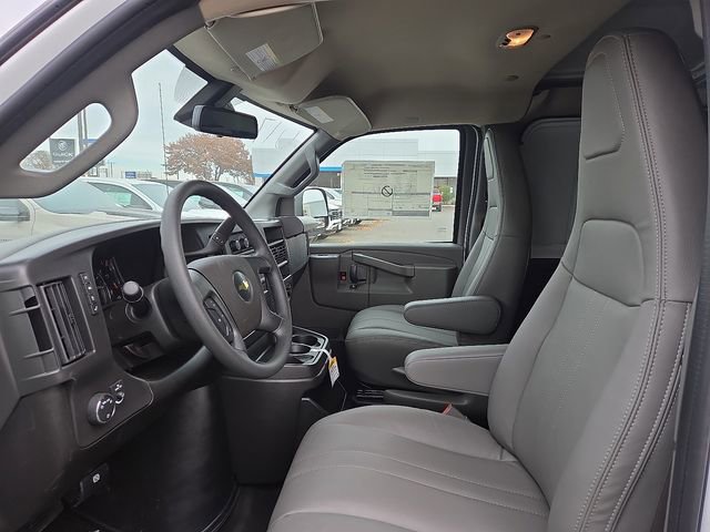 2025 Chevrolet Express Cargo Work Van - Photo 10