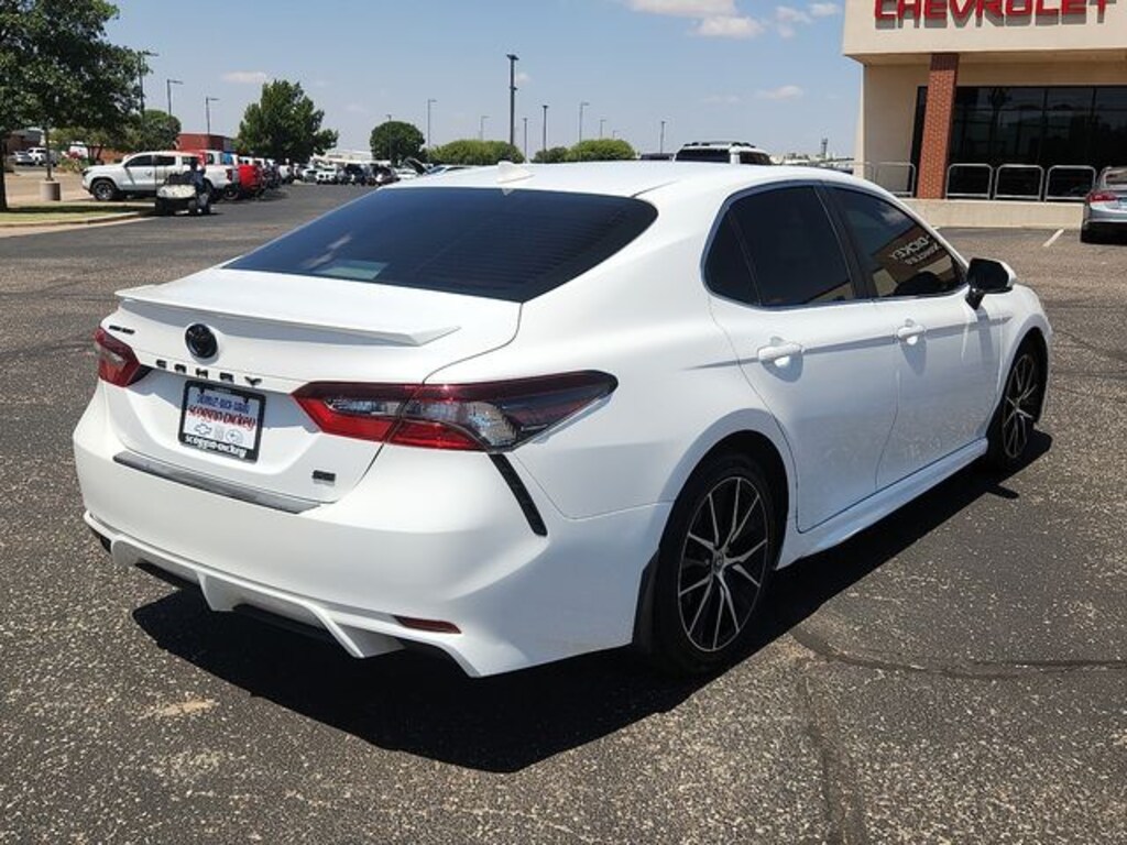 Used 2022 Toyota Camry Hybrid SE Sedan