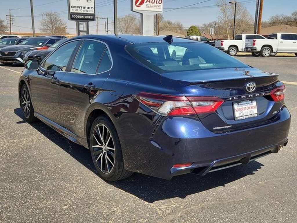 Used 2022 Toyota Camry SE Sedan