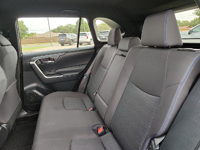 2022 Toyota RAV4 SE - Photo 12