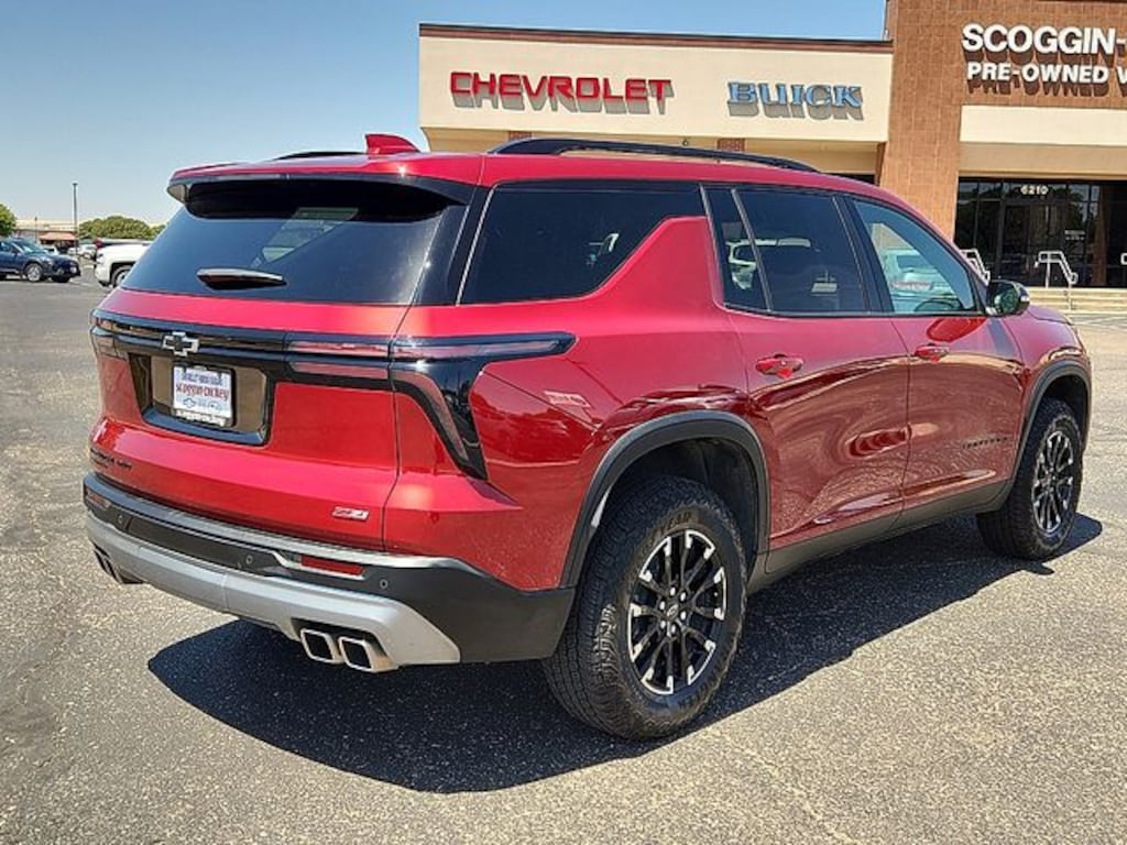 Used 2025 Chevrolet Traverse Z71 SUV