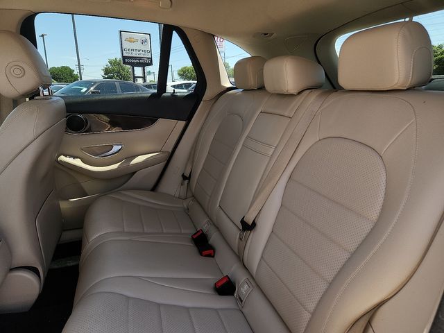 2022 Mercedes-Benz GLC GLC300 - Photo 11