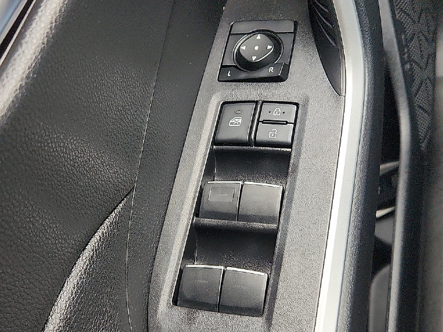 2022 Toyota RAV4 SE - Photo 23