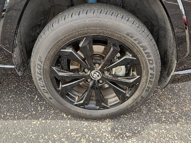 2022 Toyota RAV4 SE - Photo 7