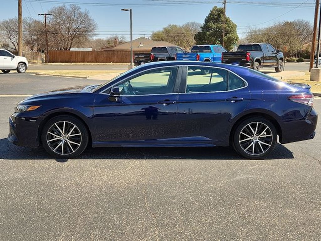 Used 2022 Toyota Camry SE Sedan