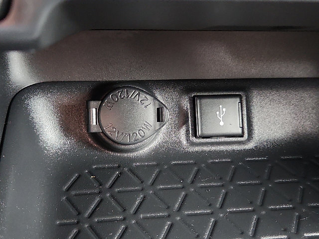 2022 Toyota RAV4 SE - Photo 21