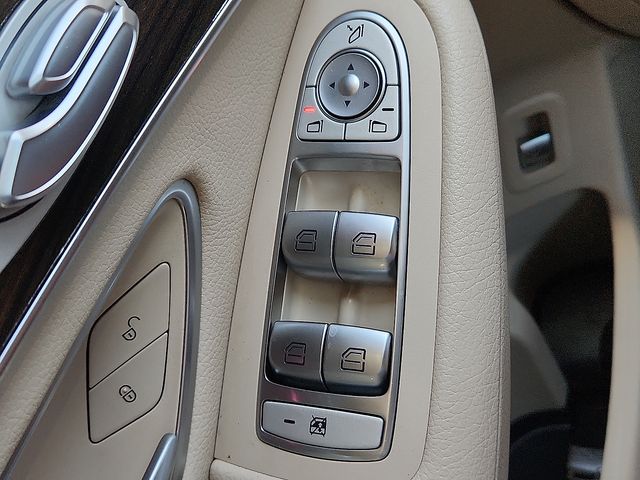 2022 Mercedes-Benz GLC GLC300 - Photo 19