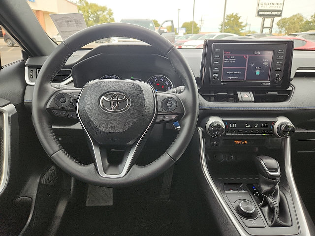2022 Toyota RAV4 SE - Photo 13