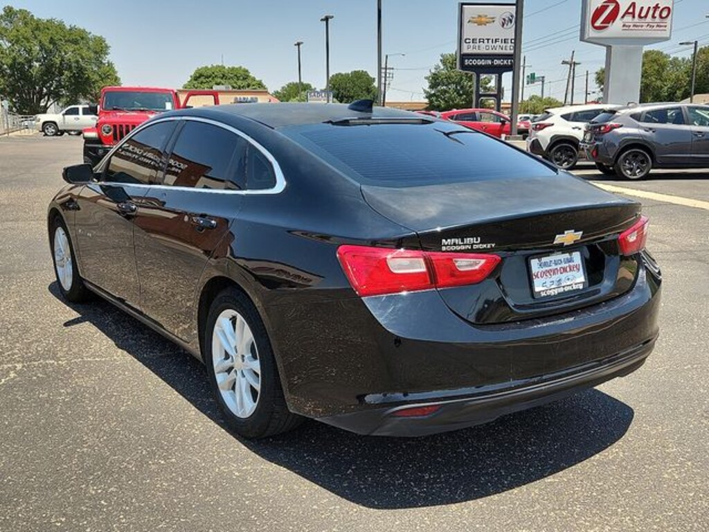 Used 2017 Chevrolet Malibu LT w/1LT Sedan