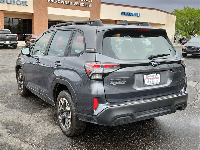 2025 Subaru Forester Base photo 3