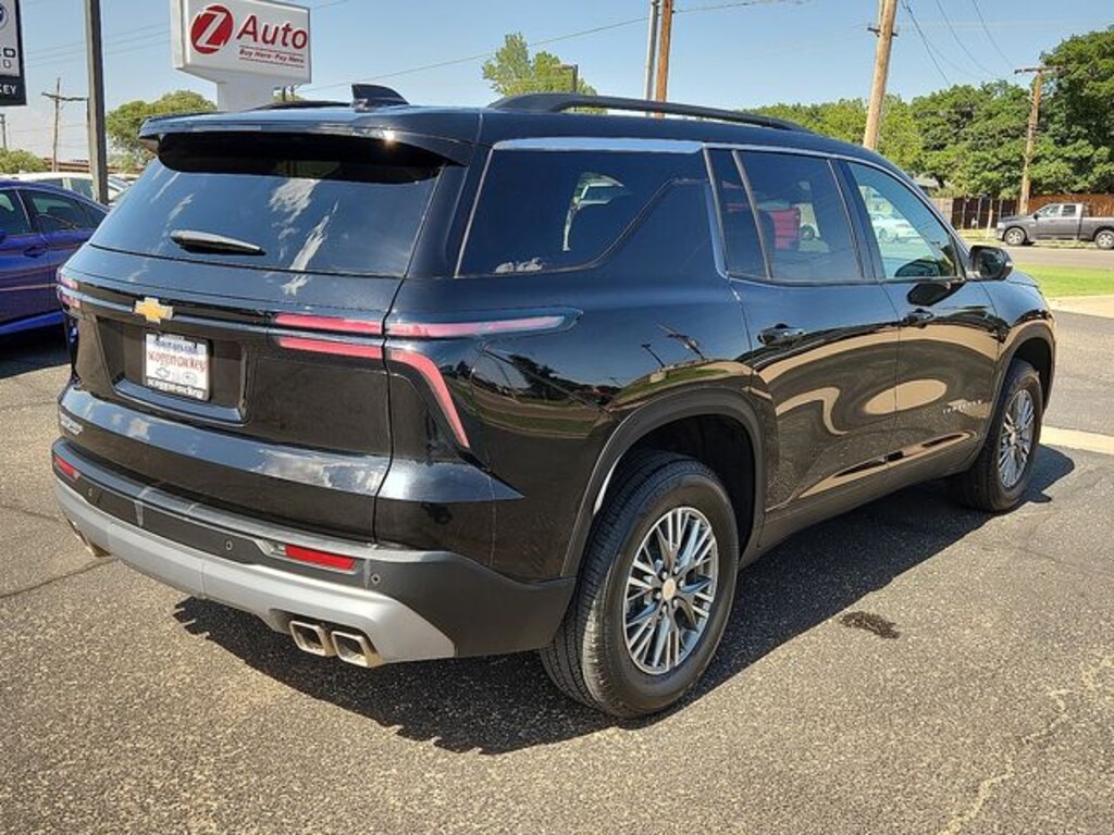 Used 2025 Chevrolet Traverse LT SUV
