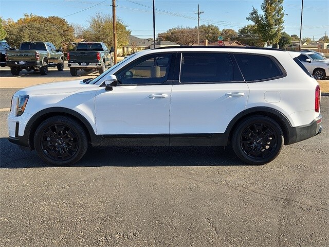 2022 Kia Telluride SX photo 2