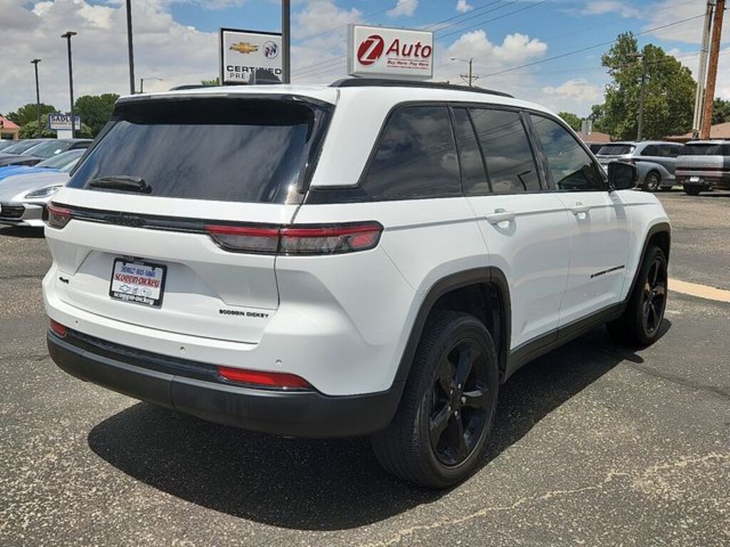 Used 2022 Jeep Grand Cherokee Laredo SUV