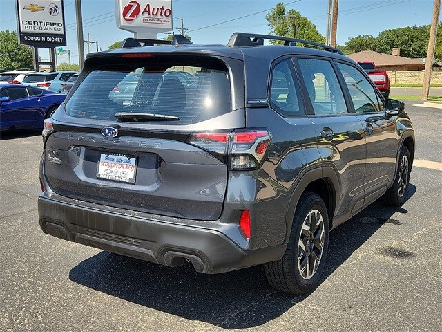 2025 Subaru Forester Base photo 3