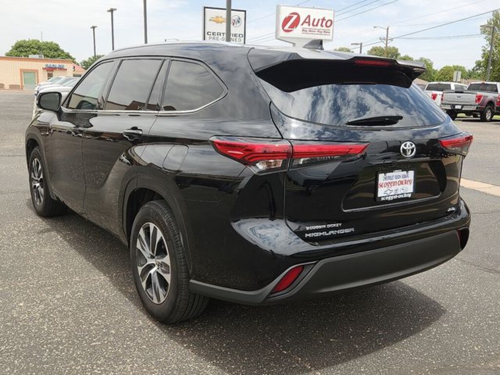Used 2021 Toyota Highlander XLE SUV