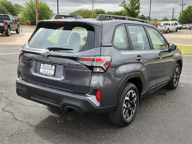 2025 Subaru Forester Base photo 3