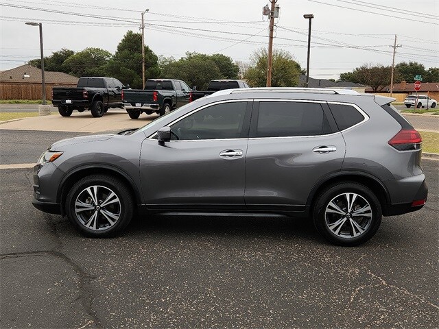 2020 Nissan Rogue SV photo 2