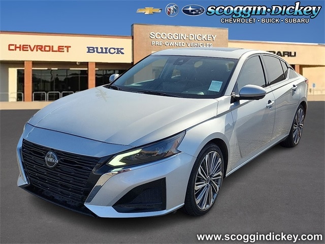 2023 Nissan Altima SL's photo