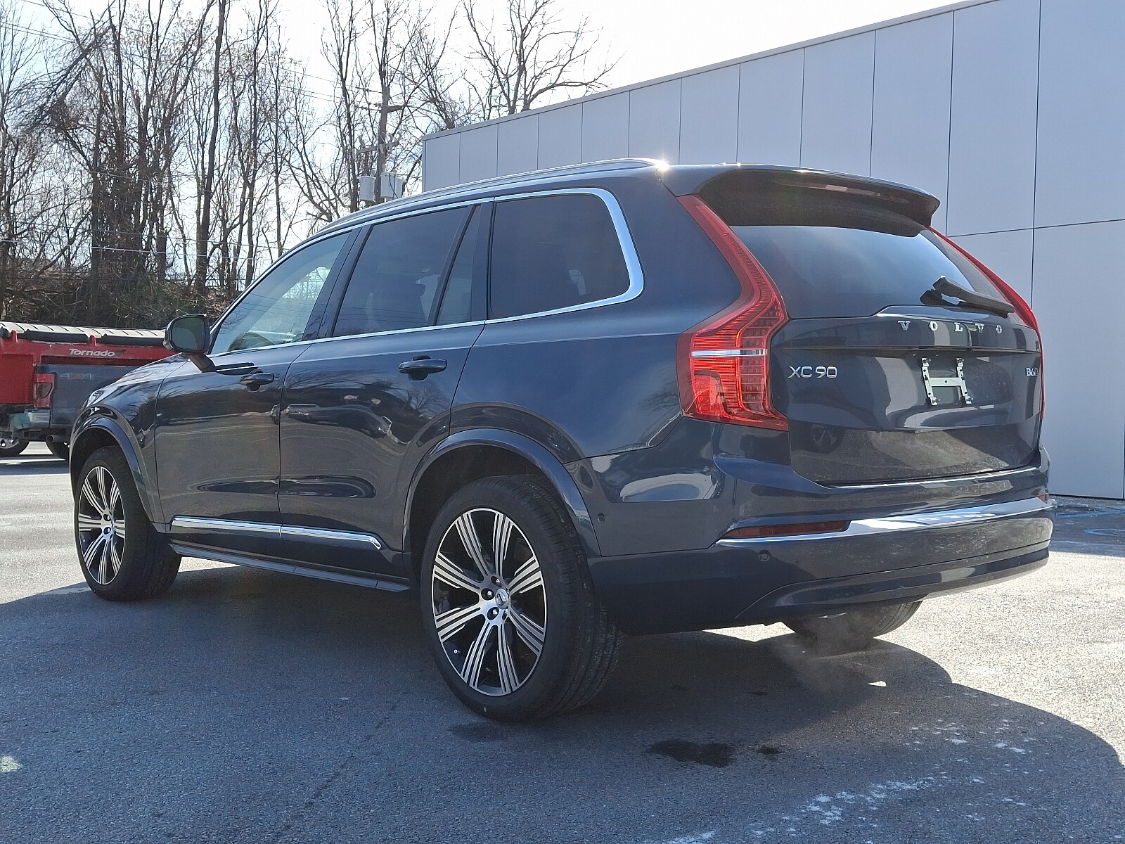 2025 Volvo XC90 Plus photo 2