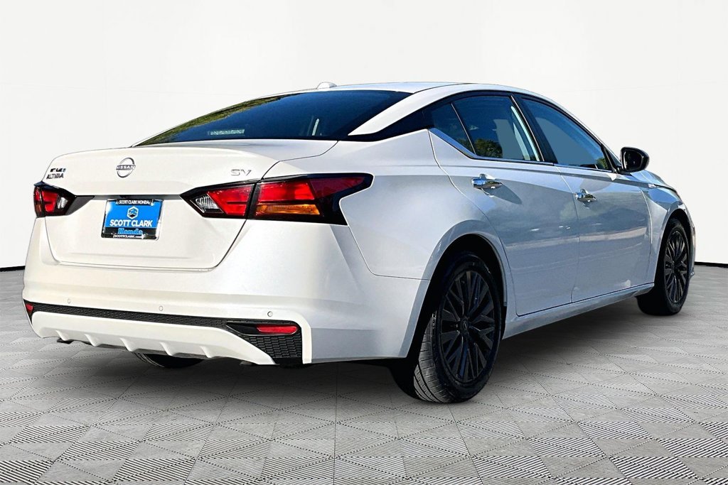Used 2024 Nissan Altima 2.5 SV Sedan