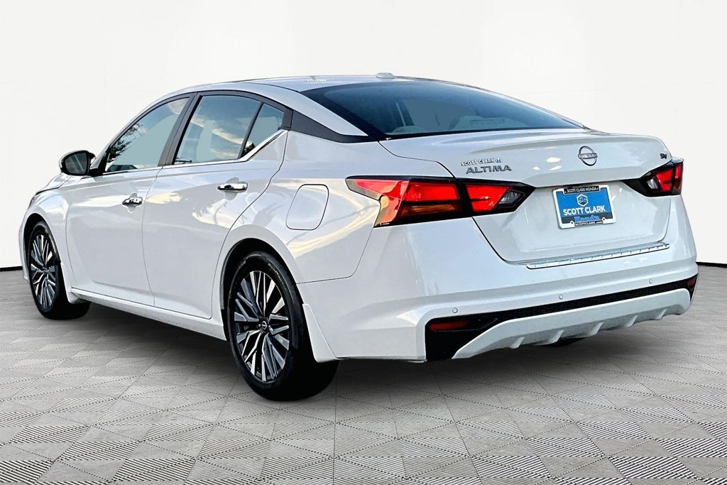 Used 2023 Nissan Altima 2.5 SV Sedan