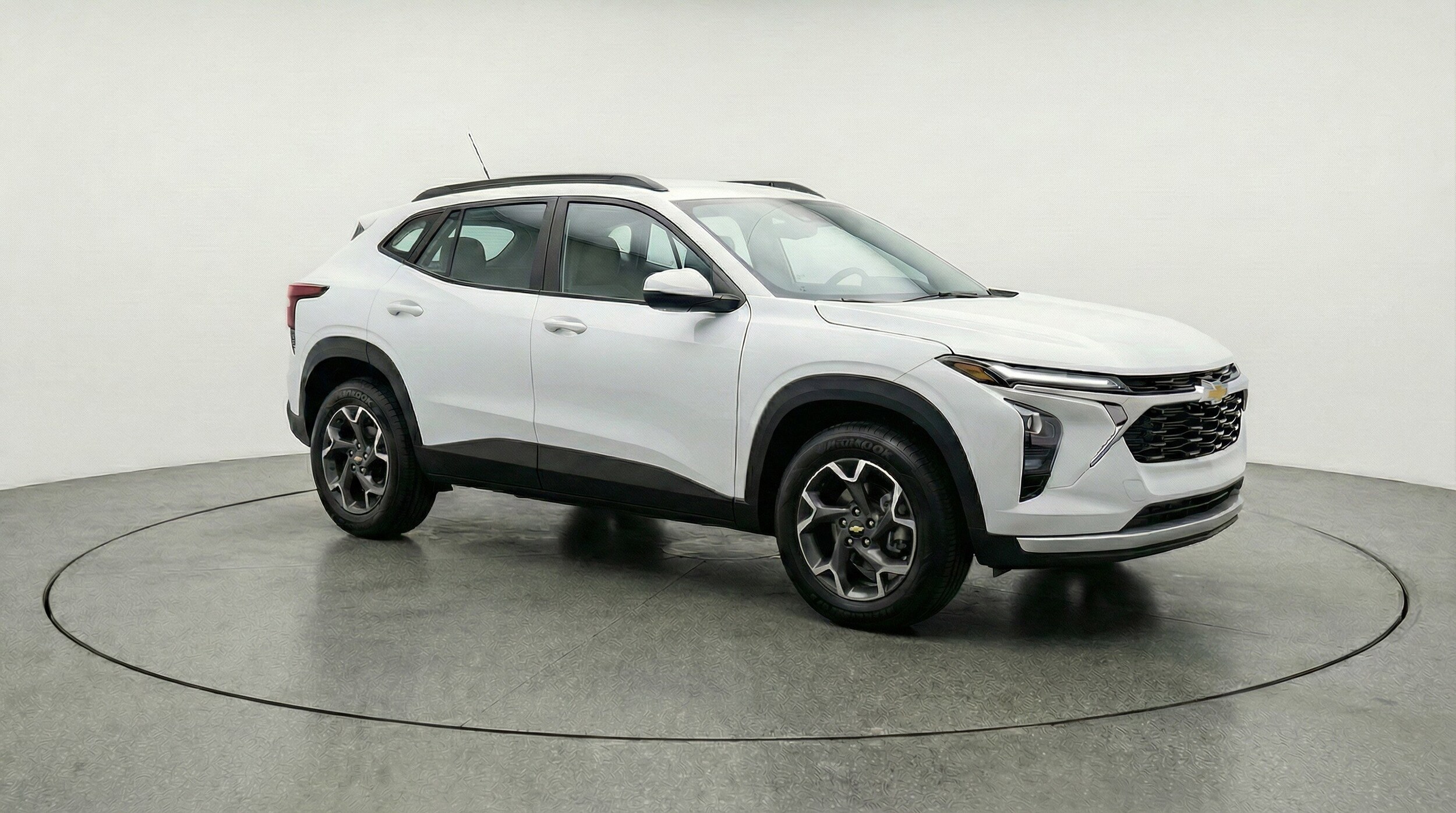 Thumbnail: 2025 Chevrolet Trax - 3