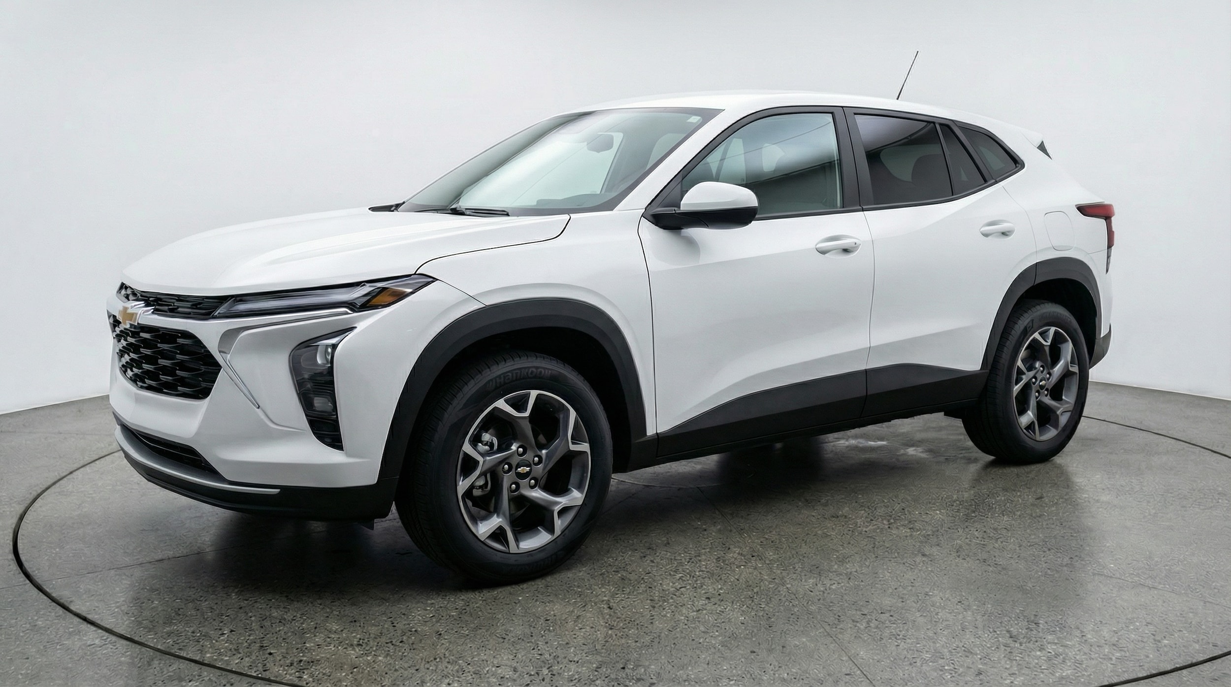 Thumbnail: 2025 Chevrolet Trax - 3