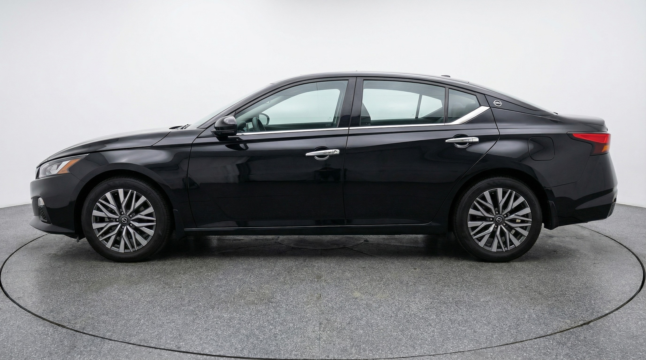 Thumbnail: 2025 Nissan Altima - 4