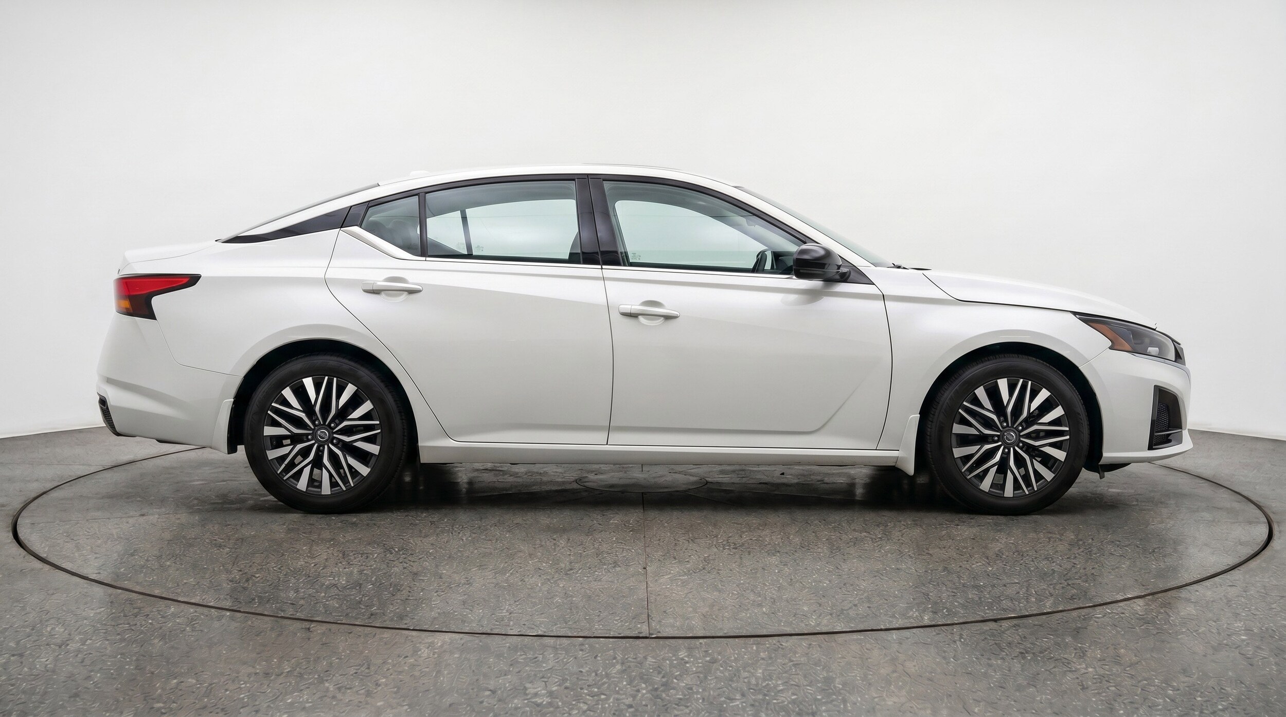 Thumbnail: 2025 Nissan Altima - 11