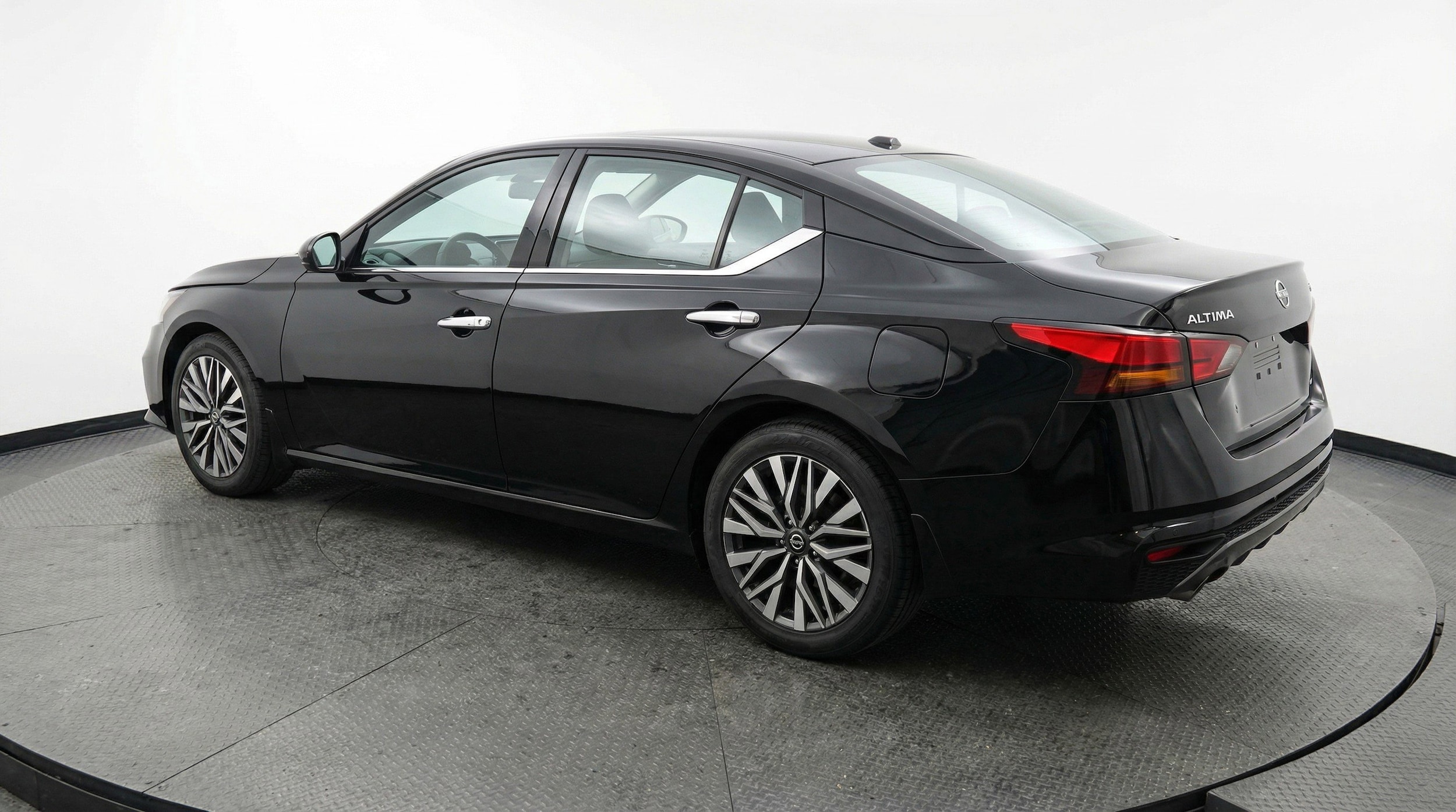 Thumbnail: 2025 Nissan Altima - 6