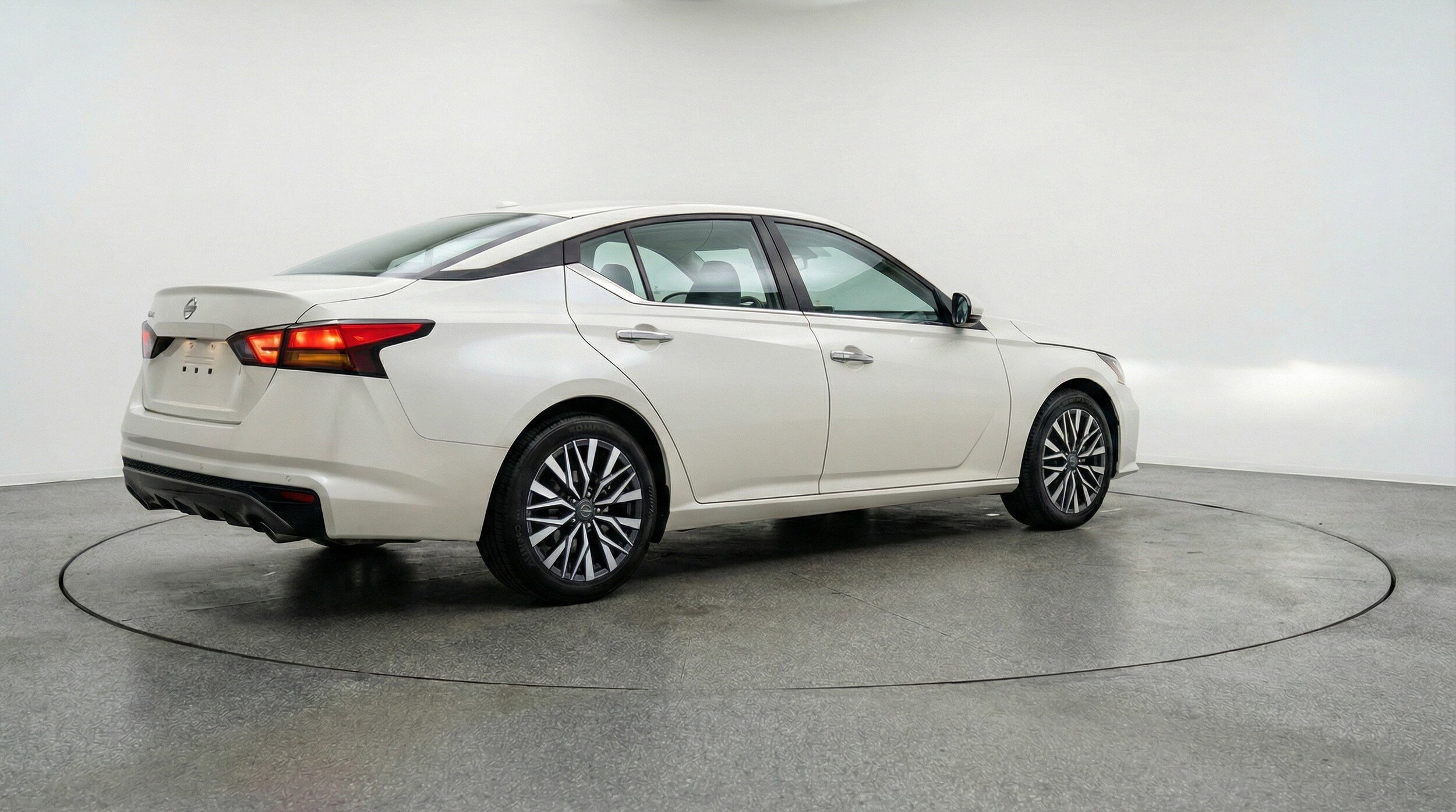 Thumbnail: 2025 Nissan Altima - 9