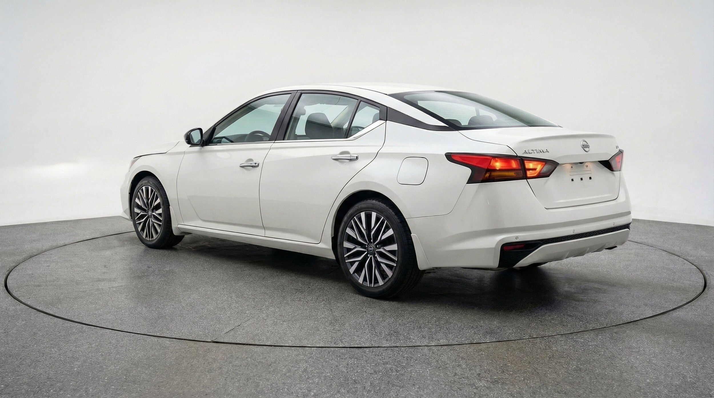 Thumbnail: 2025 Nissan Altima - 6