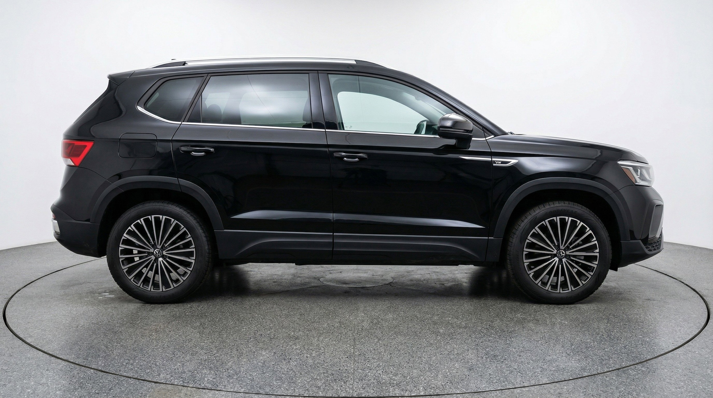 Thumbnail: 2025 Volkswagen Taos - 11