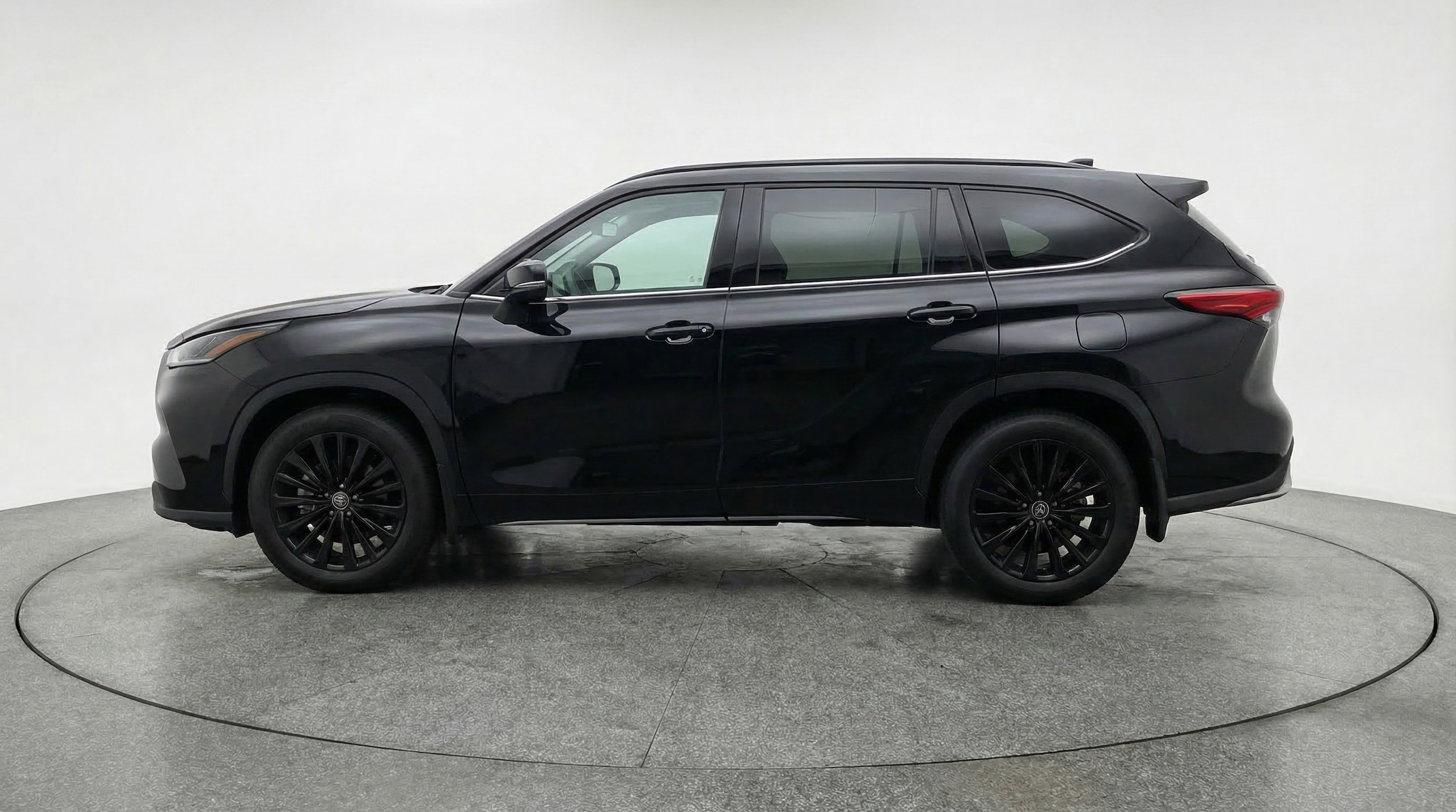 Thumbnail: 2025 Toyota Highlander - 5