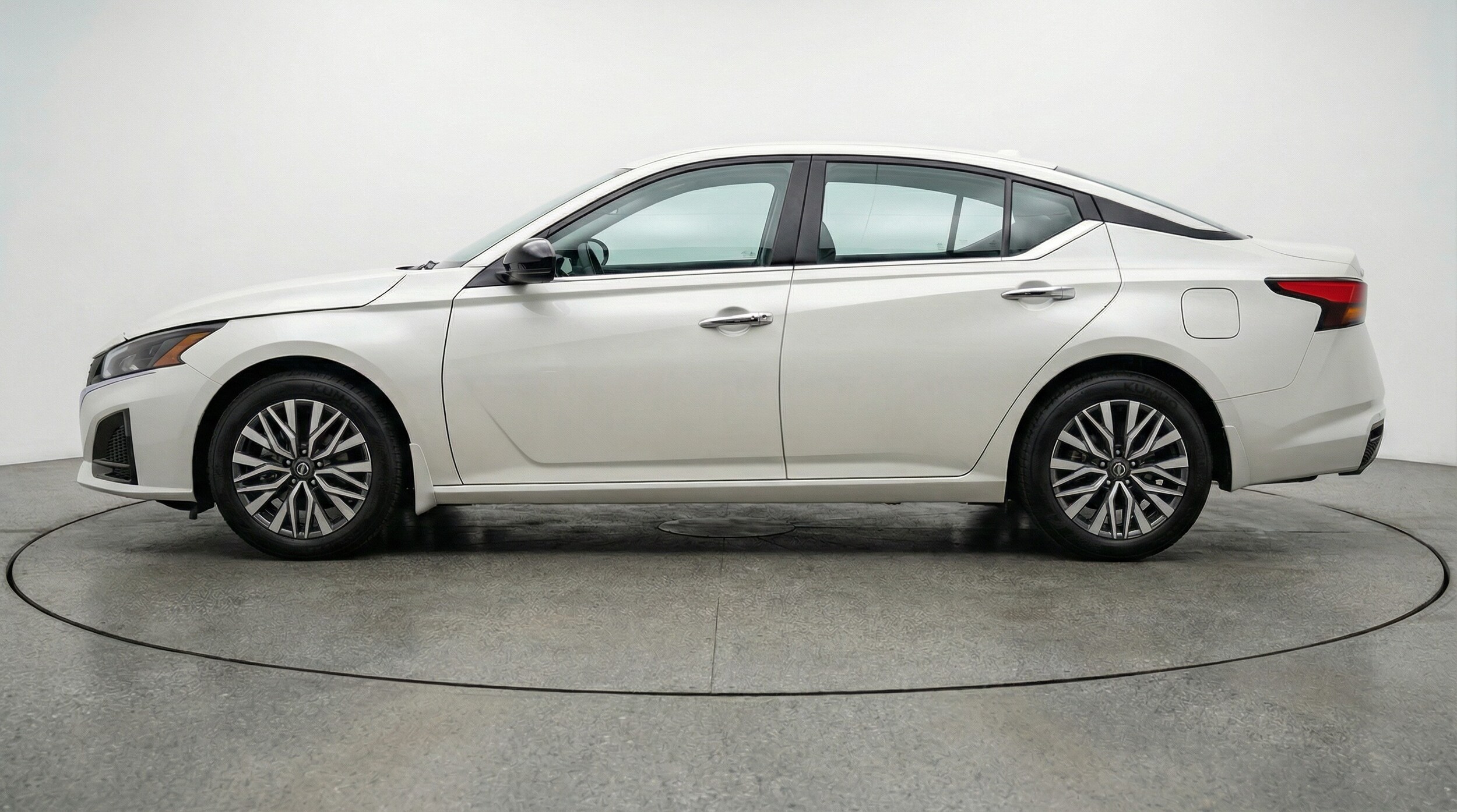 Thumbnail: 2025 Nissan Altima - 4