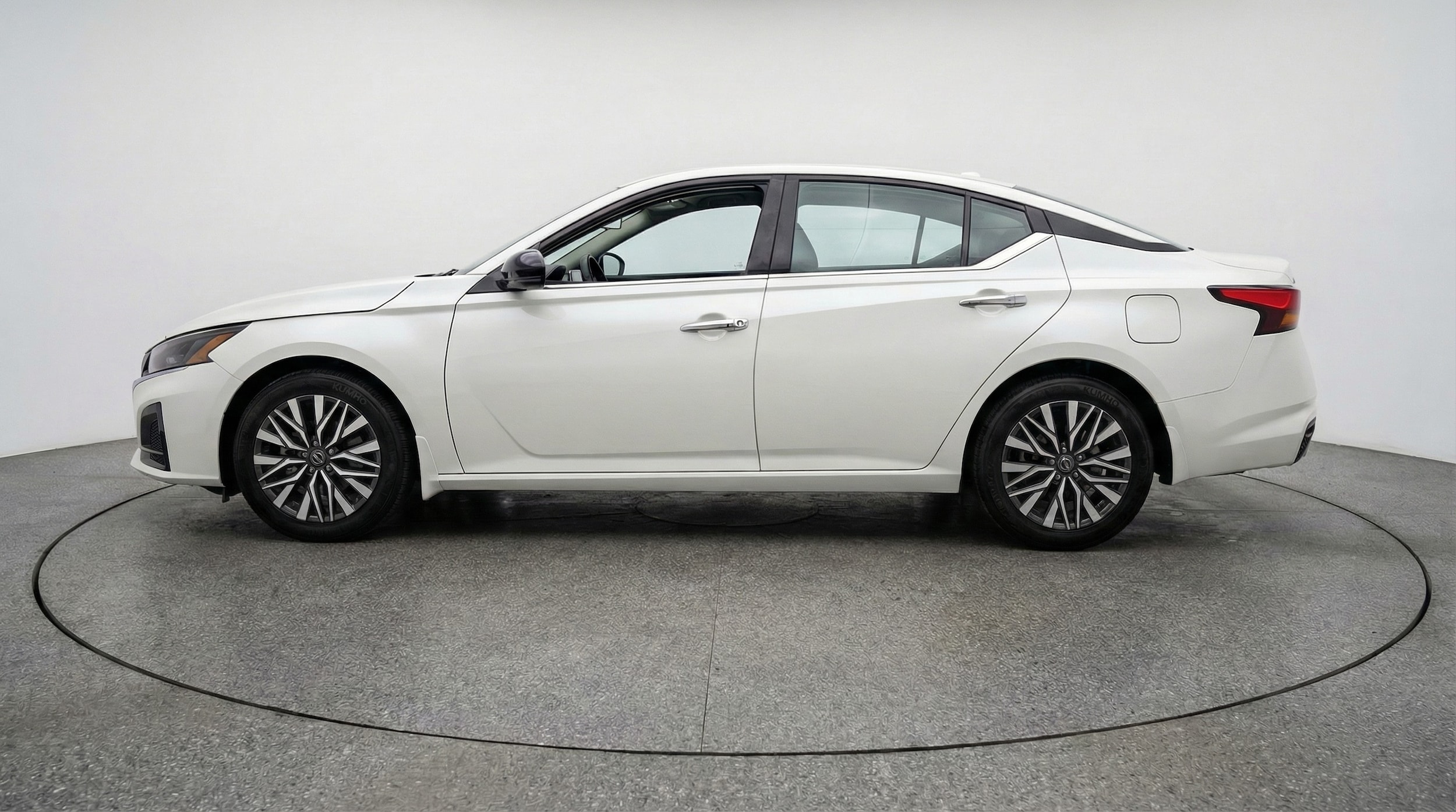 Thumbnail: 2025 Nissan Altima - 4