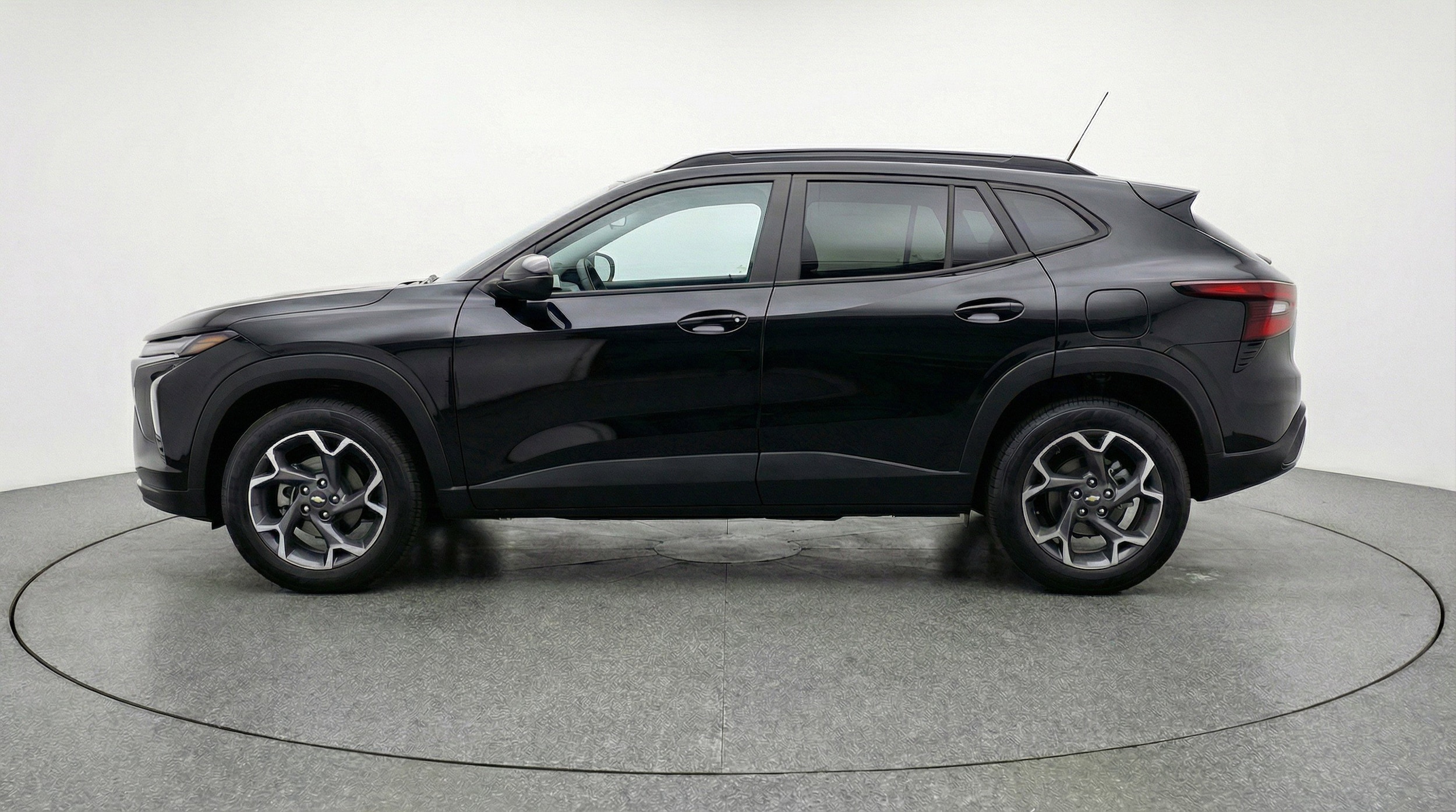 Thumbnail: 2025 Chevrolet Trax - 5