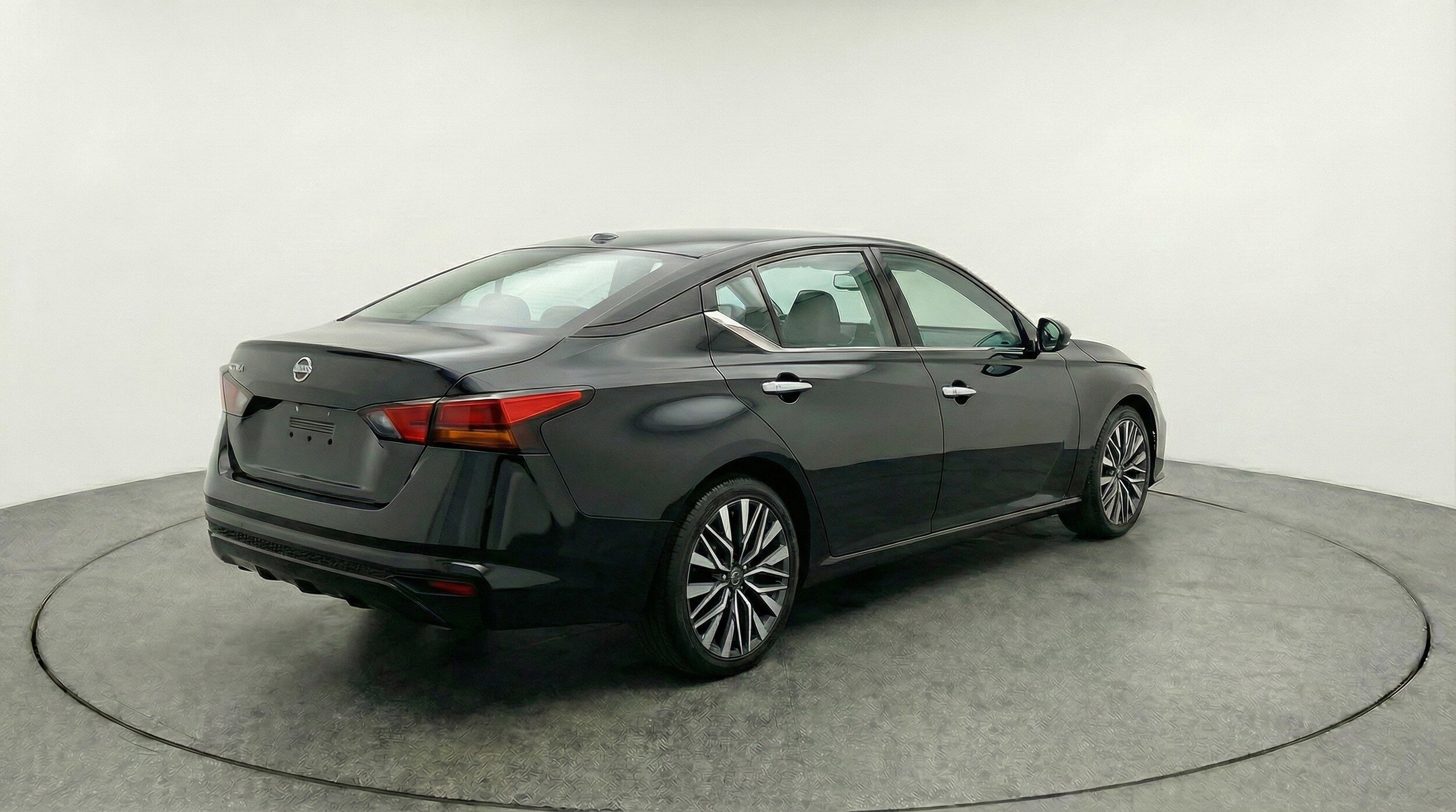 Thumbnail: 2025 Nissan Altima - 9