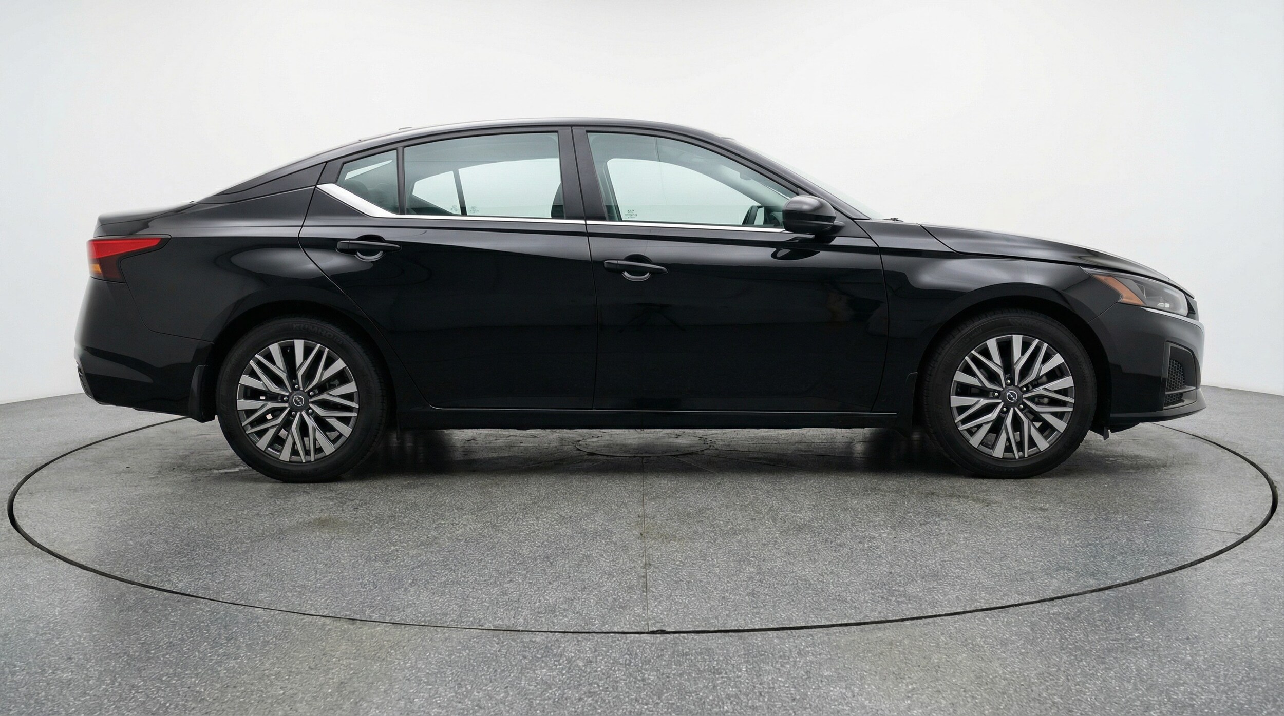 Thumbnail: 2025 Nissan Altima - 8