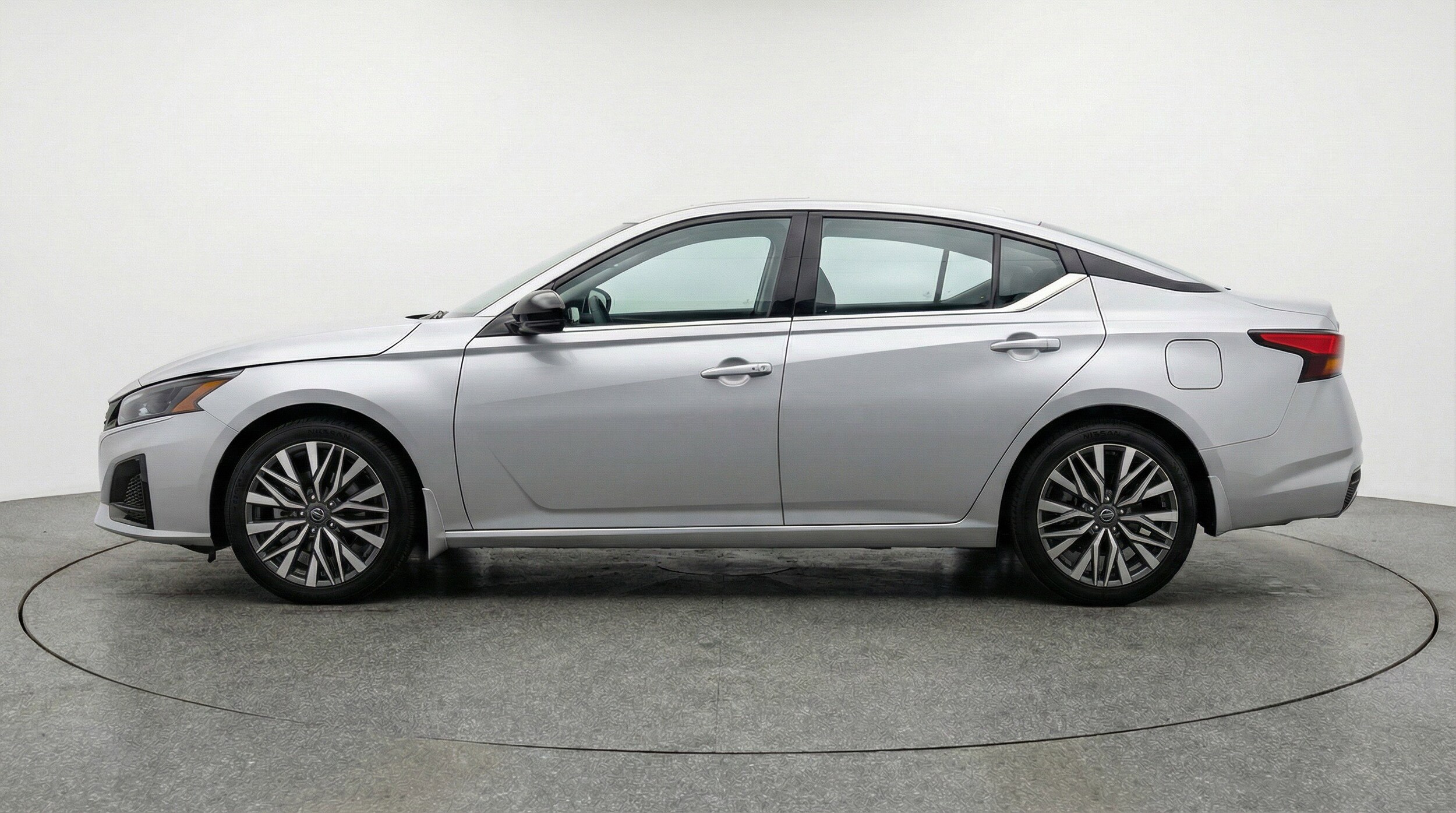 Thumbnail: 2025 Nissan Altima - 5