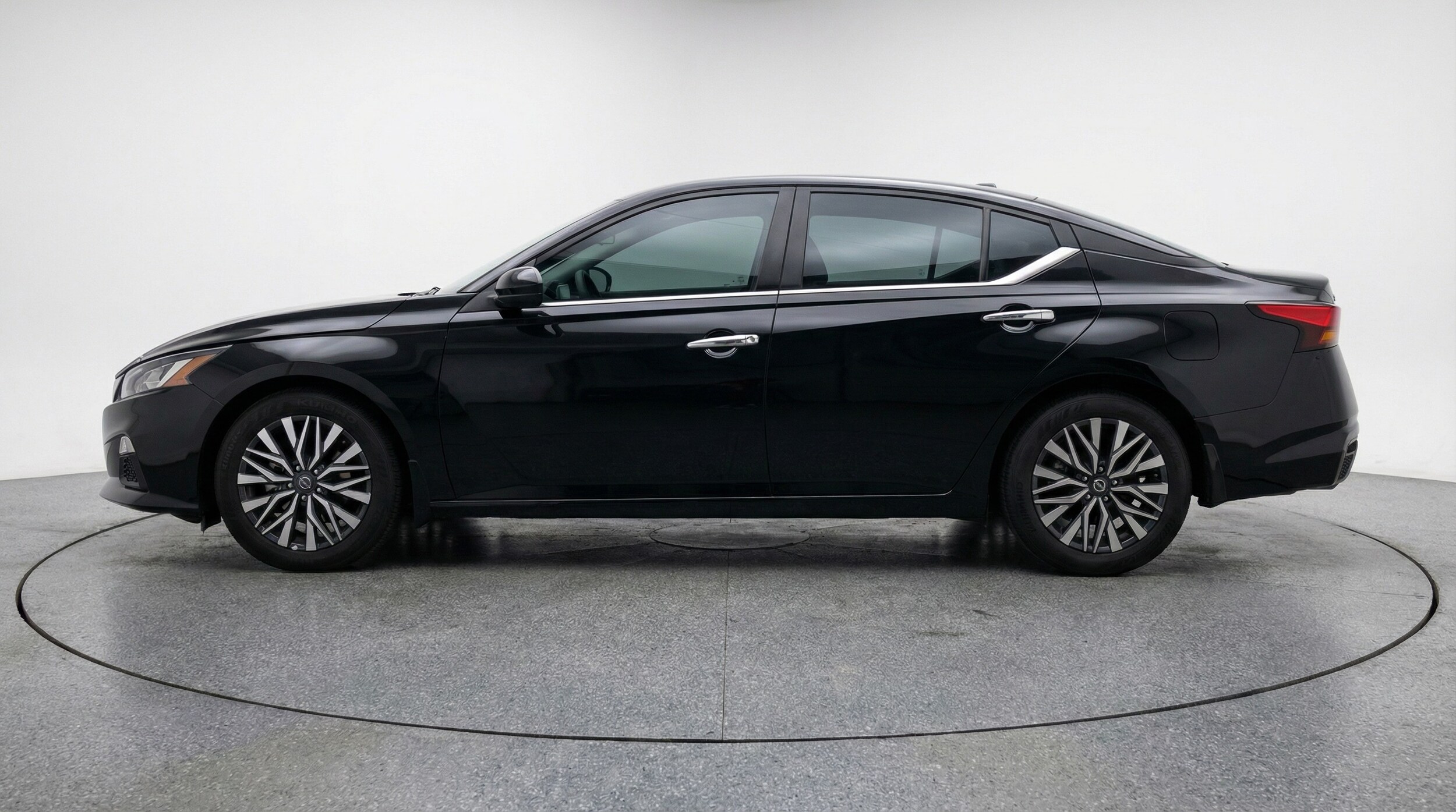 Thumbnail: 2025 Nissan Altima - 4