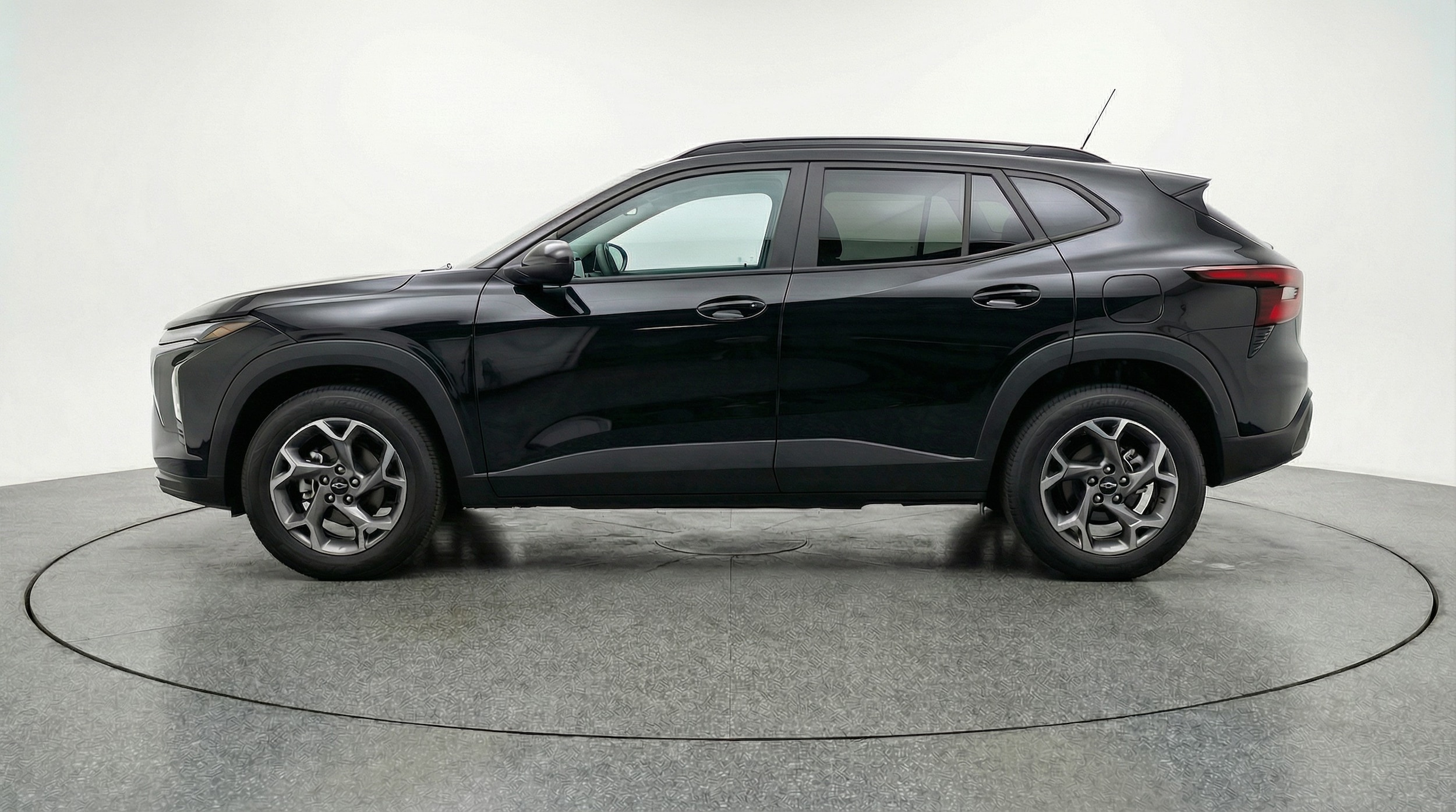 Thumbnail: 2025 Chevrolet Trax - 4