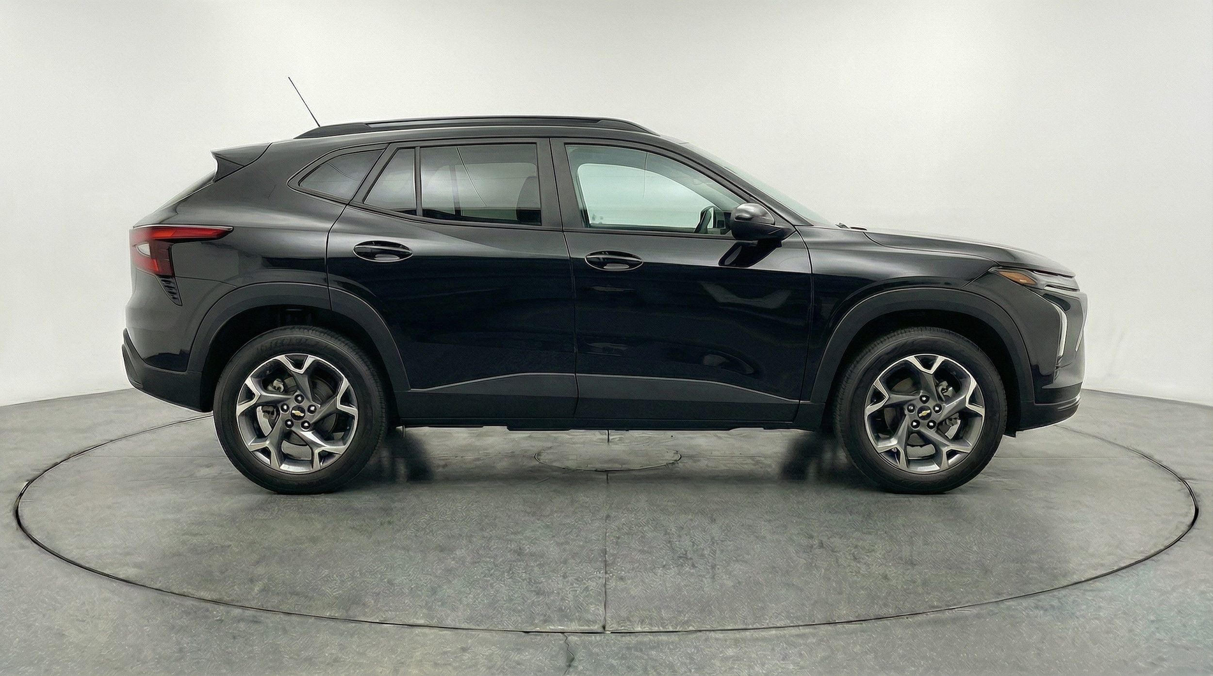 Thumbnail: 2025 Chevrolet Trax - 8