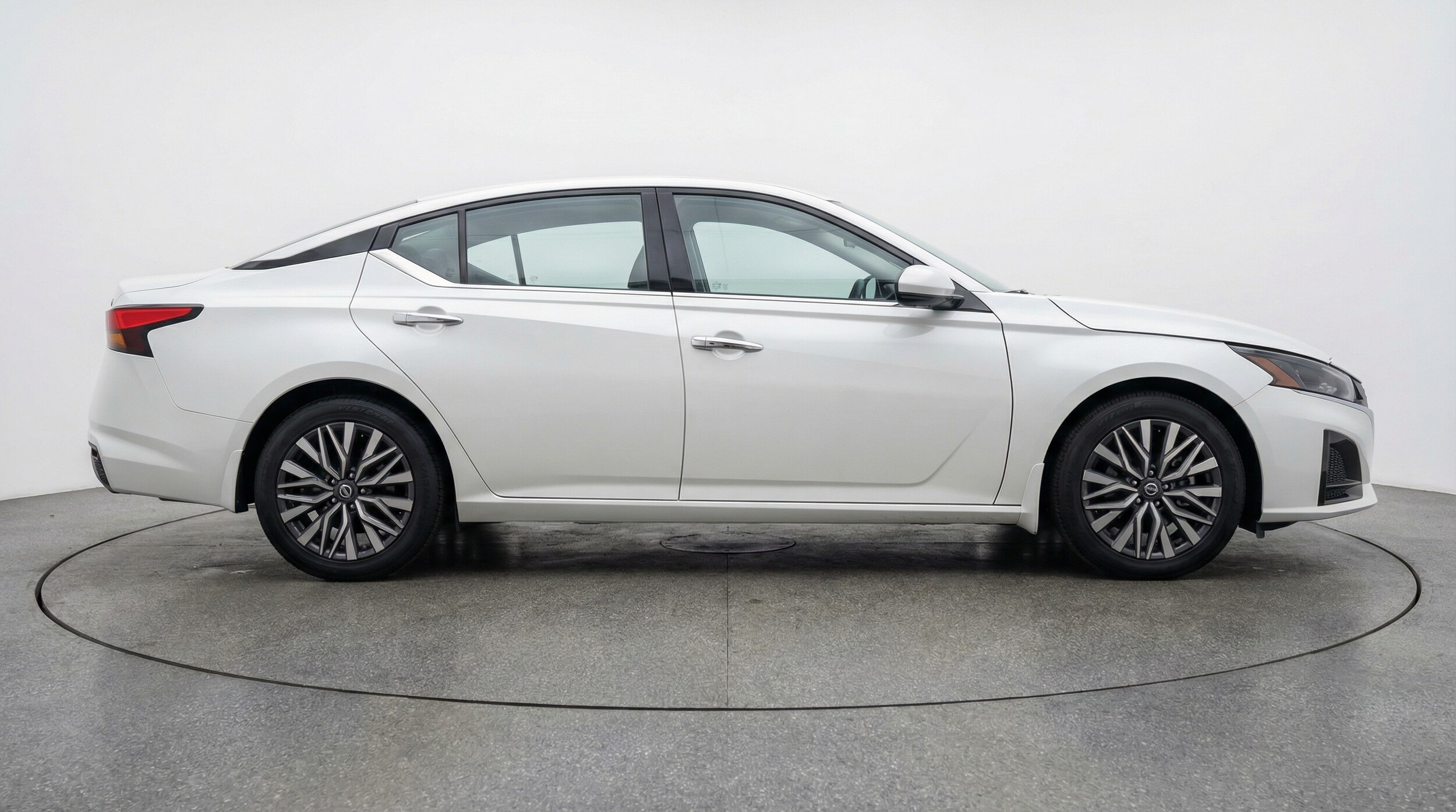 Thumbnail: 2025 Nissan Altima - 8