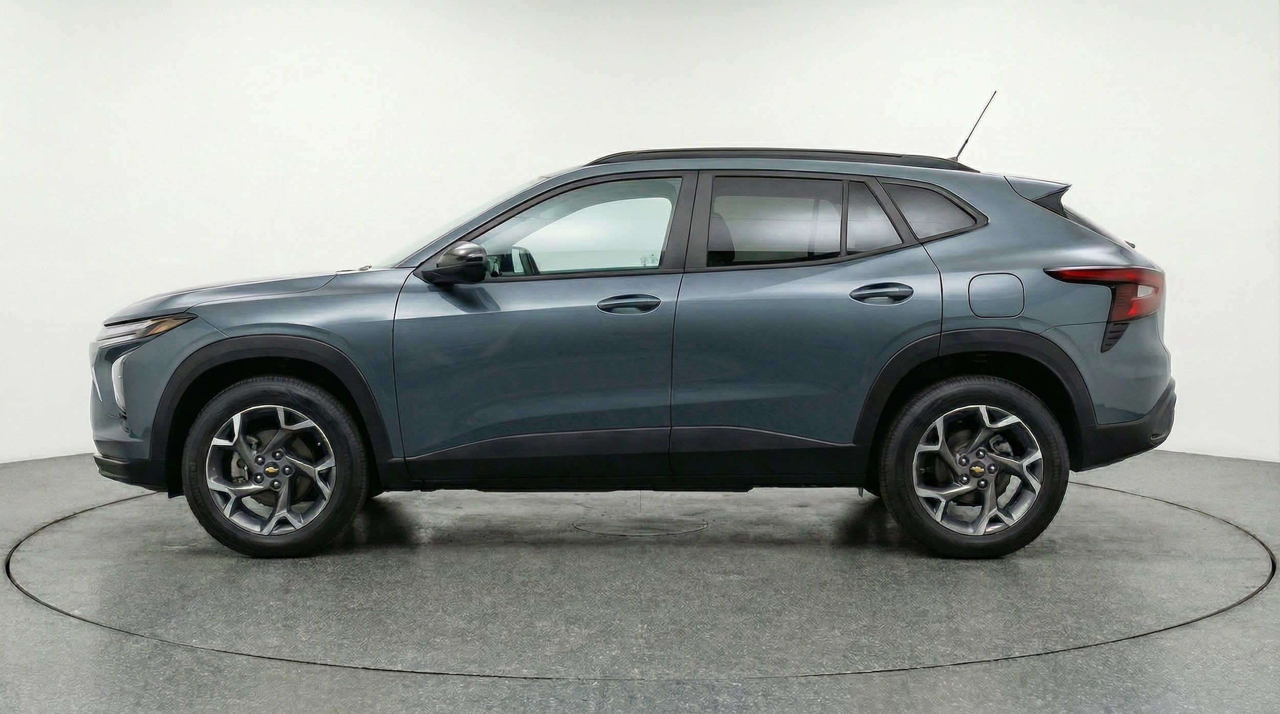 Thumbnail: 2025 Chevrolet Trax - 4