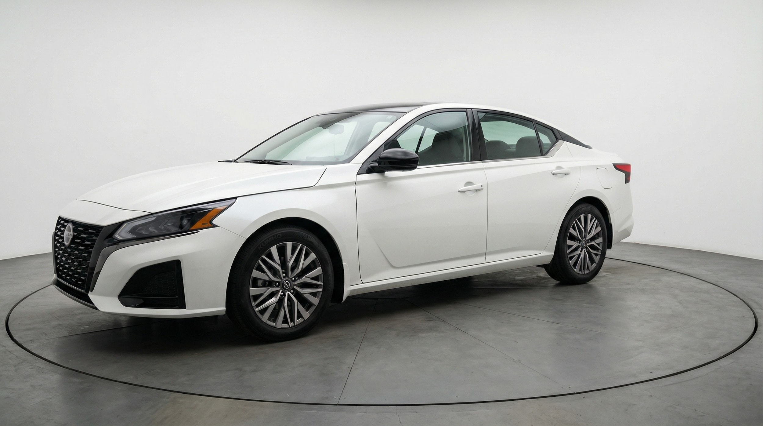 Thumbnail: 2025 Nissan Altima - 3